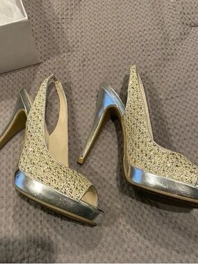 Women’s Glitter Slingback Peep-Toe High Heels in Gold
